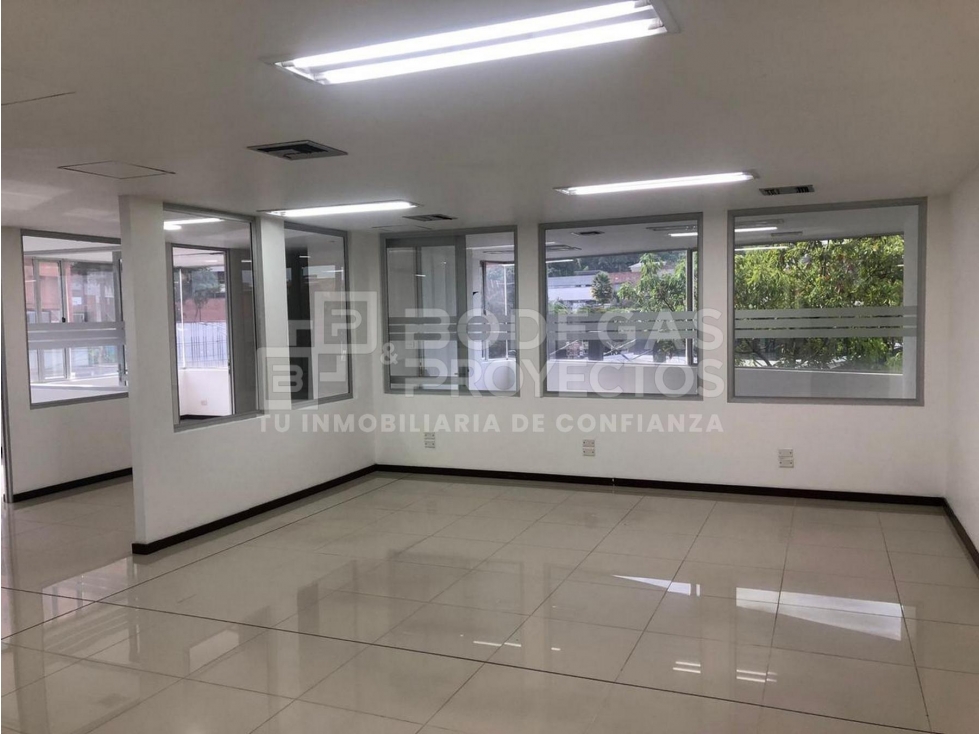 OFICINA DISPONIBLE PARA ARRIENDO EN MEDELLIN