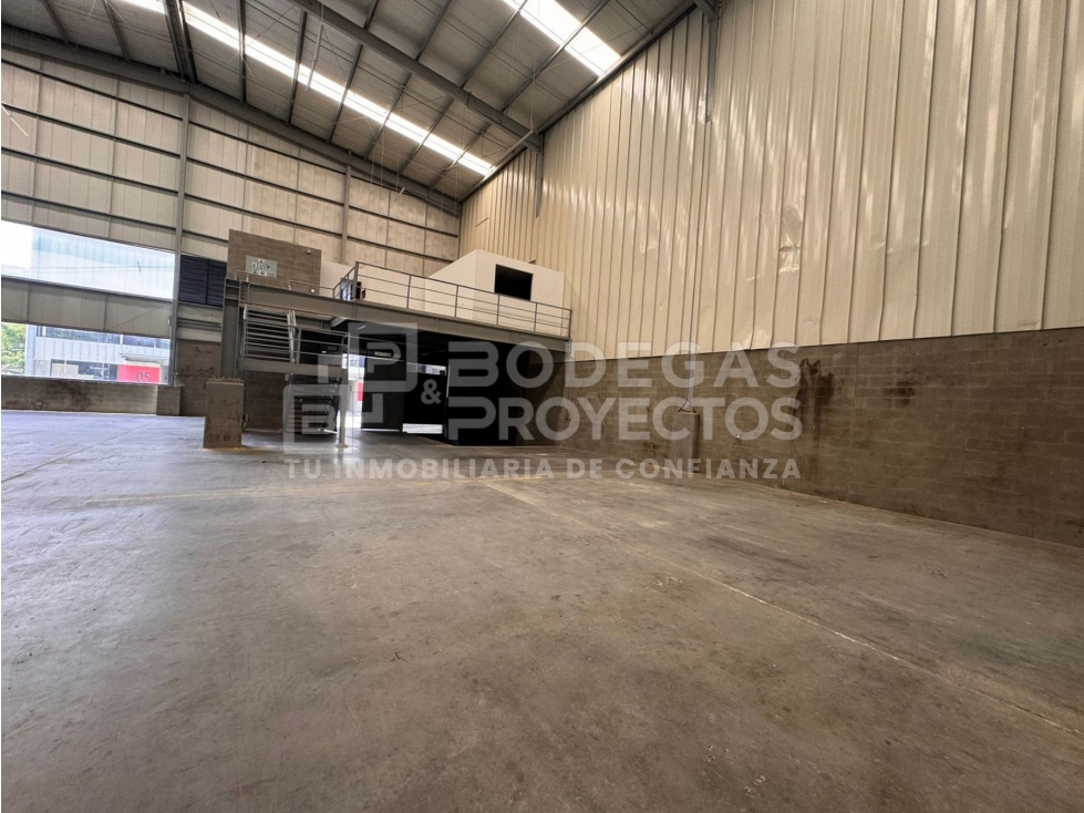 ARRIENDO BODEGA EN COPACABANA - 5