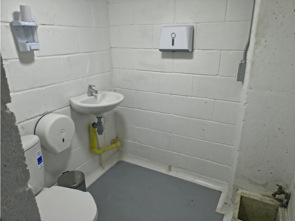 BODEGA EN PRIMER PISO DISPONIBLE PARA ARRIENDO UBICADA EN BOSTON — foto 6