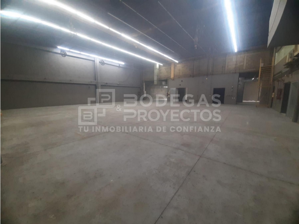 ARRIENDO DE BODEGA DISPONIBLE SECTOR SABANETA - 2