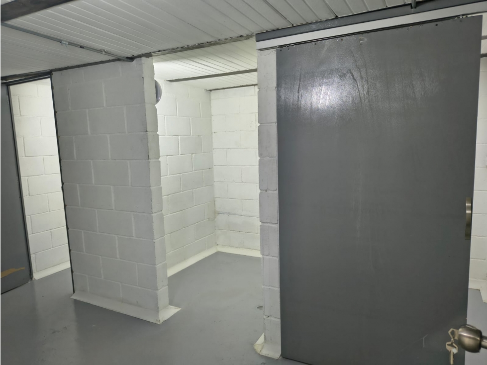 BODEGA EN PRIMER PISO DISPONIBLE PARA ARRIENDO UBICADA EN BOSTON — foto 5