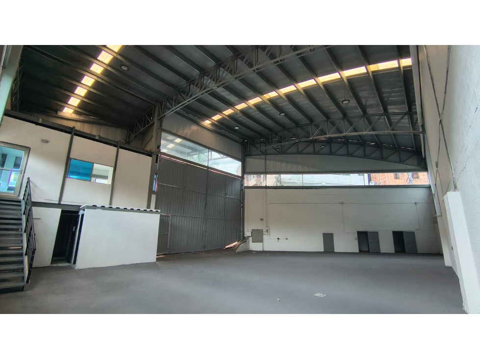 BODEGA DISPONIBLE PARA ARRIENDO UBICADA EN CALDAS - 3
