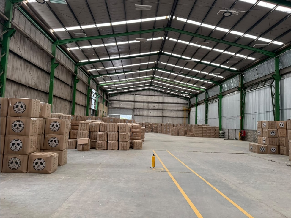 BODEGA DISPONIBLE PARA ARRIENDO EN GIRARDOTA, UNIDAD CERRADA - 2