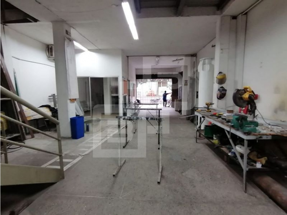 LOCAL COMERCIAL DISPONIBLE PARA ARRIENDO EN MEDELLÍN — foto 3
