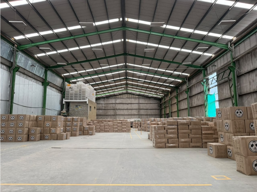 BODEGA DISPONIBLE PARA ARRIENDO EN GIRARDOTA, UNIDAD CERRADA - 1