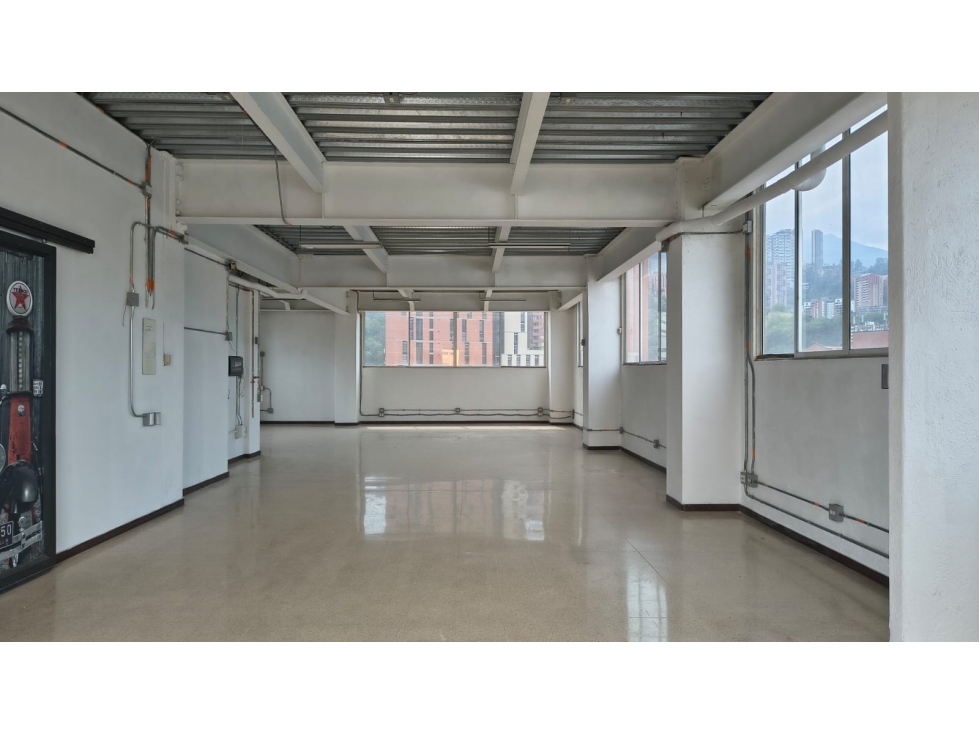 OFICINA DISPONIBLE PARA ARRIENDO UBICADA EN PERPETUO SOCORRO