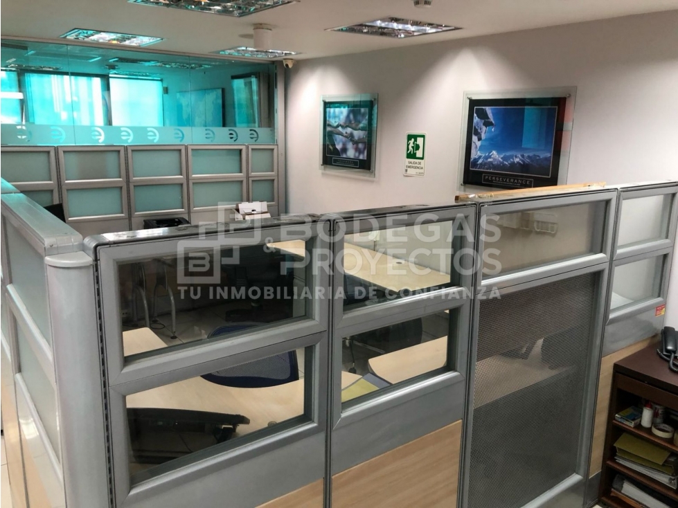 OFICINA DISPONIBLE PARA VENTA EN POBLADO — foto 3