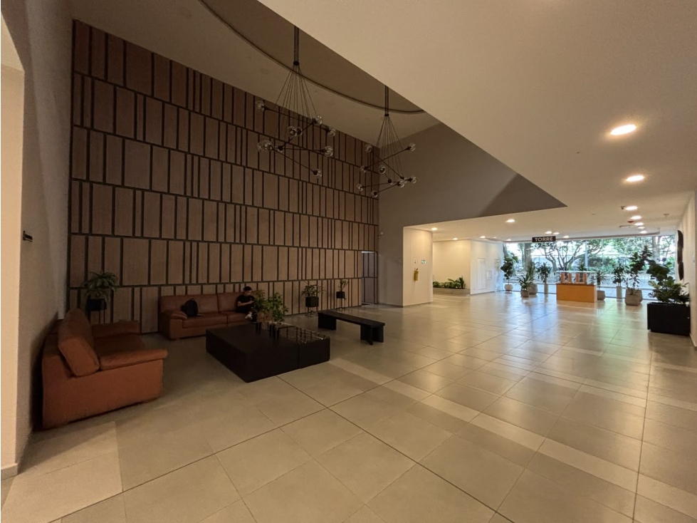 Apartamento en venta, piso alto, vista, Ciudad del Rio; Medellín — foto 2