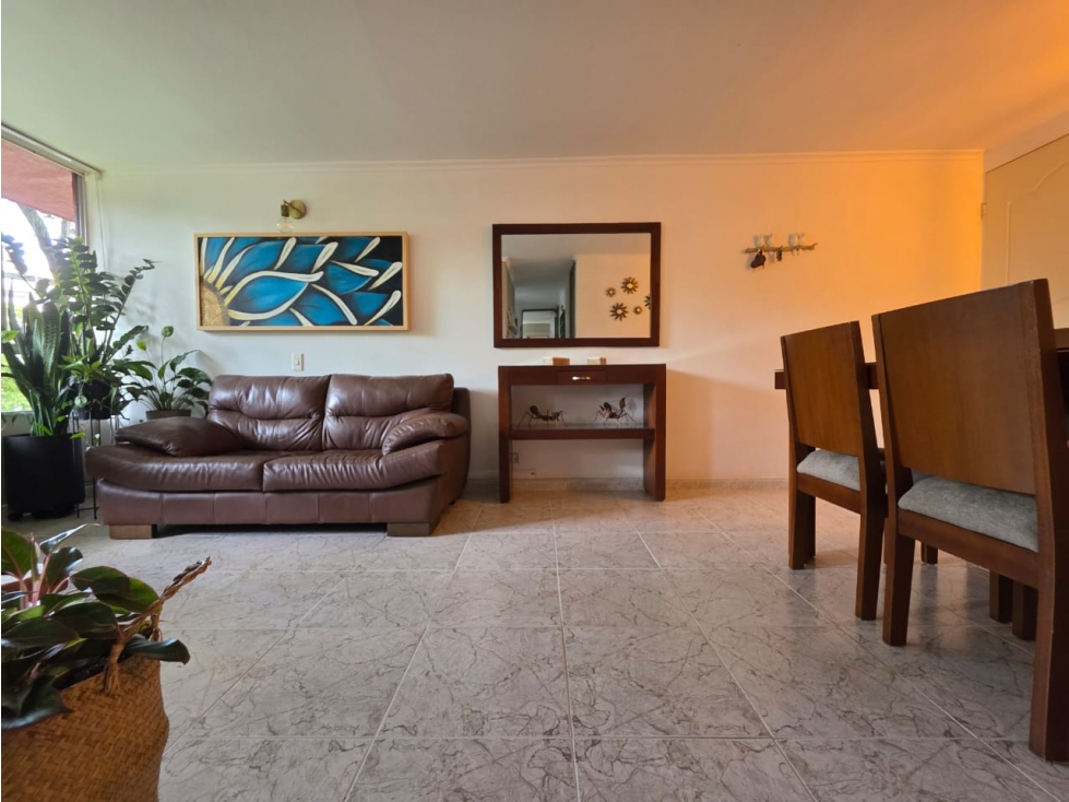 Apartamento en venta, Parta baja del barrio El Poblado, sector Manila — foto 2