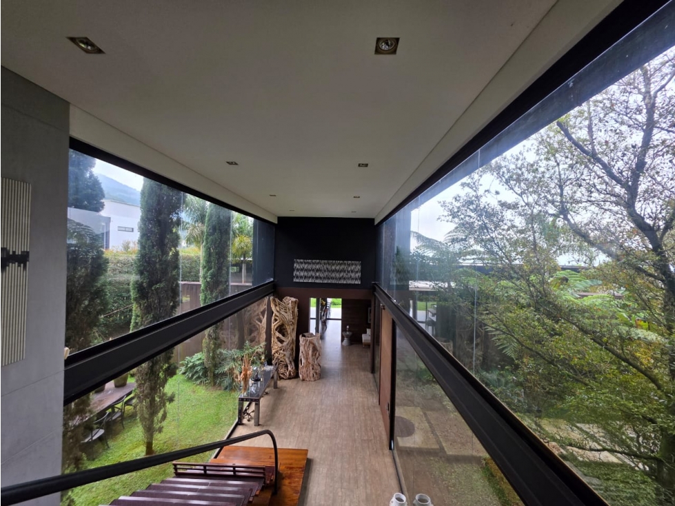 Casa en venta Parte baja Avenida Las Palmas, unidad cerrada. — foto 3