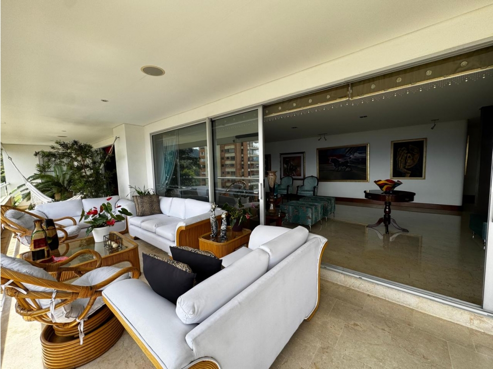 Apartamento a la venta, El Poblado, Loma El Tesoro, Parte Alta +C — foto 3
