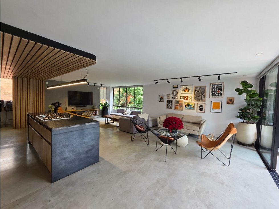 Apartamento totalmente remodelado en venta, El Poblado, Los Gonzalez