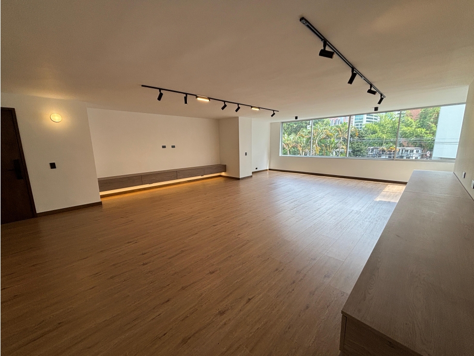 Apartamento en venta, totalmente remodelado, el Poblado, Milla de Oro — foto 4