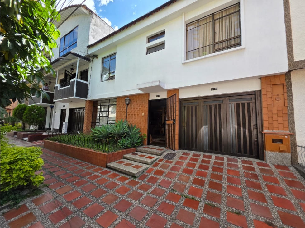 casa independiente en venta Barrio Belén, sector Rosales, Medellín.
