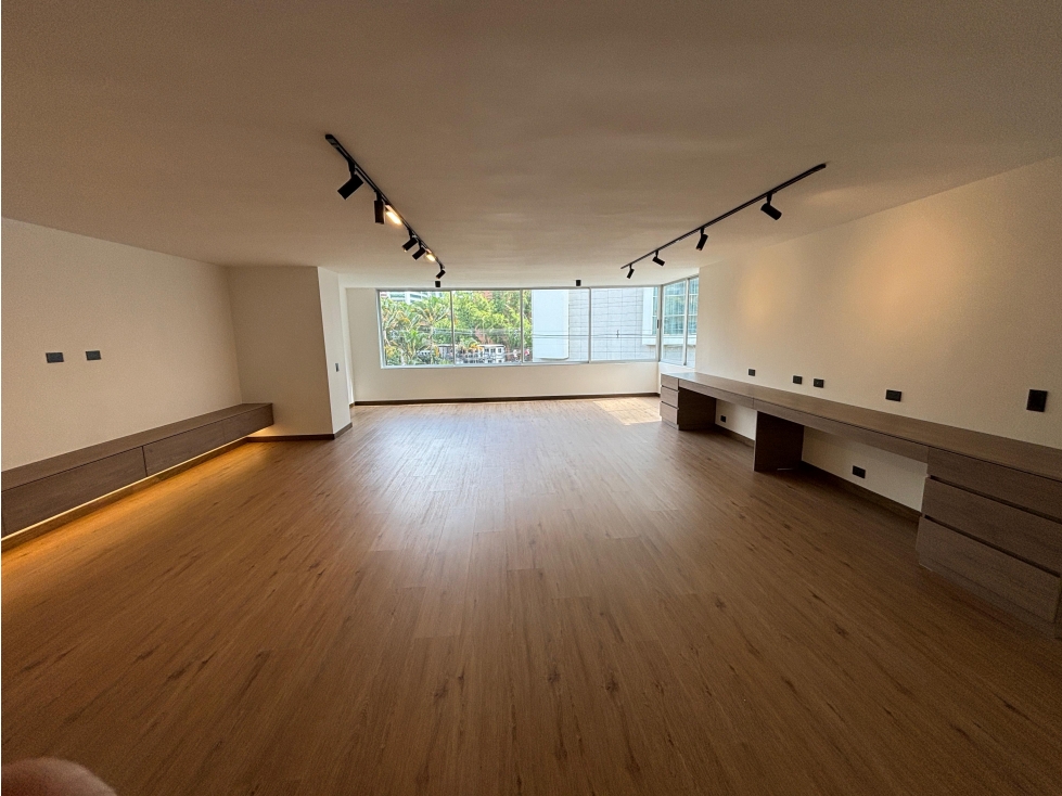 Apartamento en venta, totalmente remodelado, el Poblado, Milla de Oro — foto 5