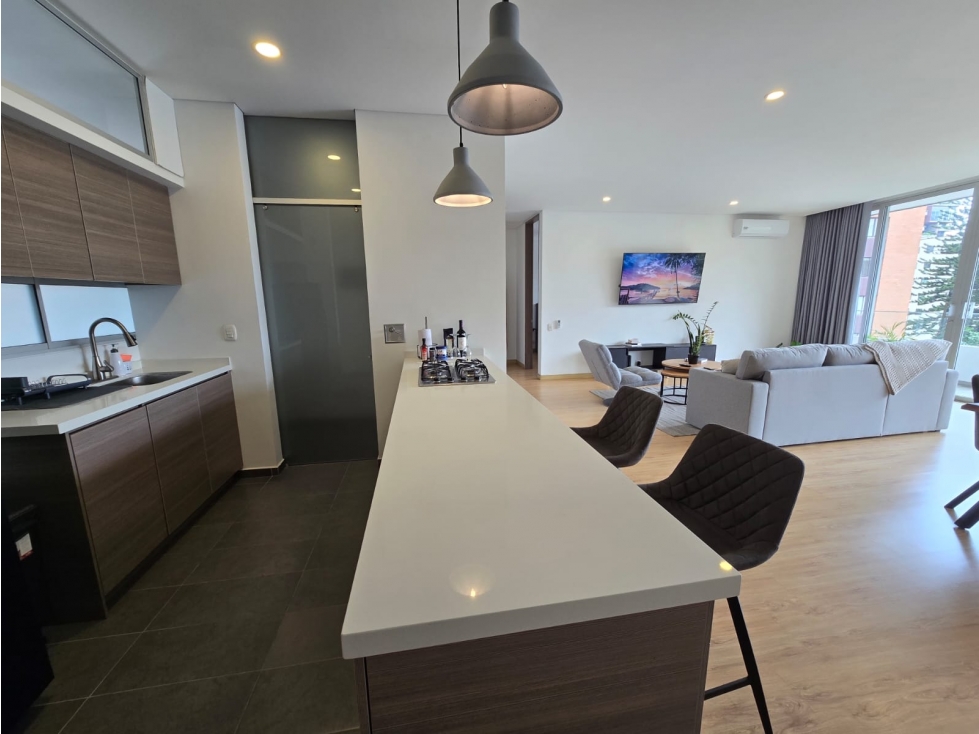 Venta de Apartaestudio, El Poblado, ubicación privilegiada. — foto 3