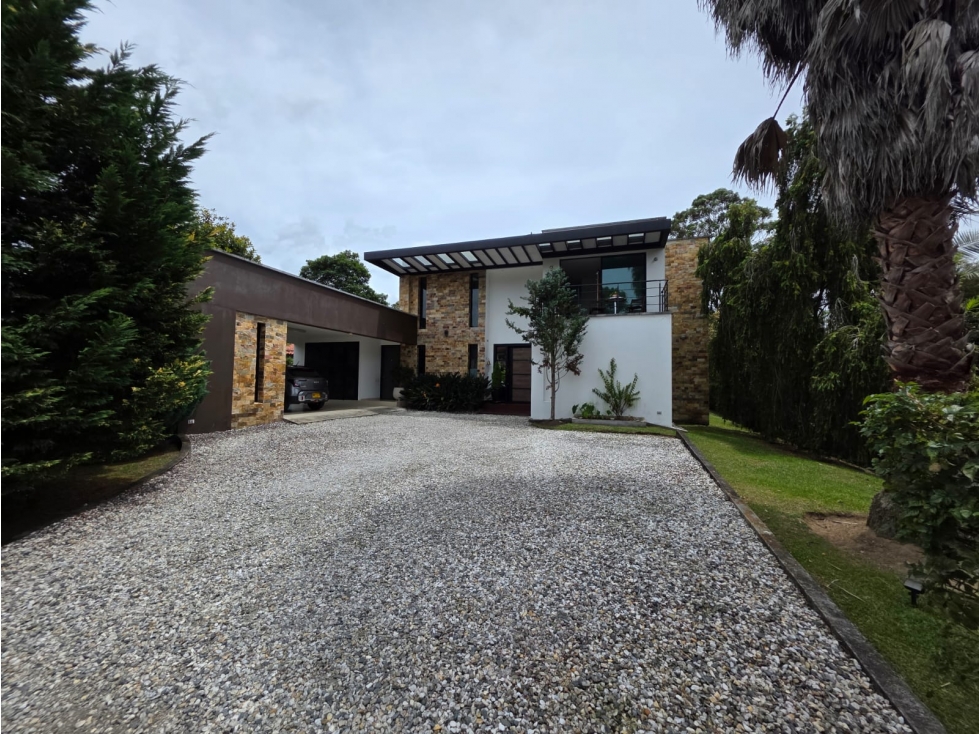 Casa campestre en venta, urbanización cerrada, Llanogrande, Rionegro