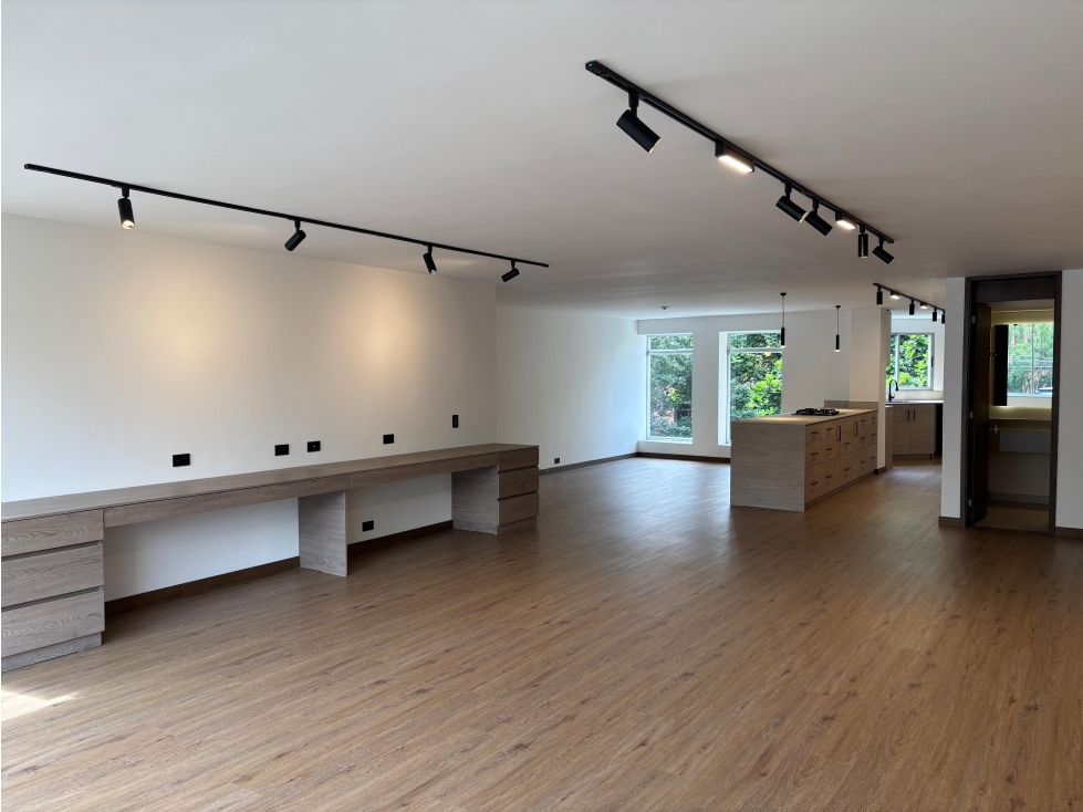 Apartamento en venta, totalmente remodelado, el Poblado, Milla de Oro — foto 2