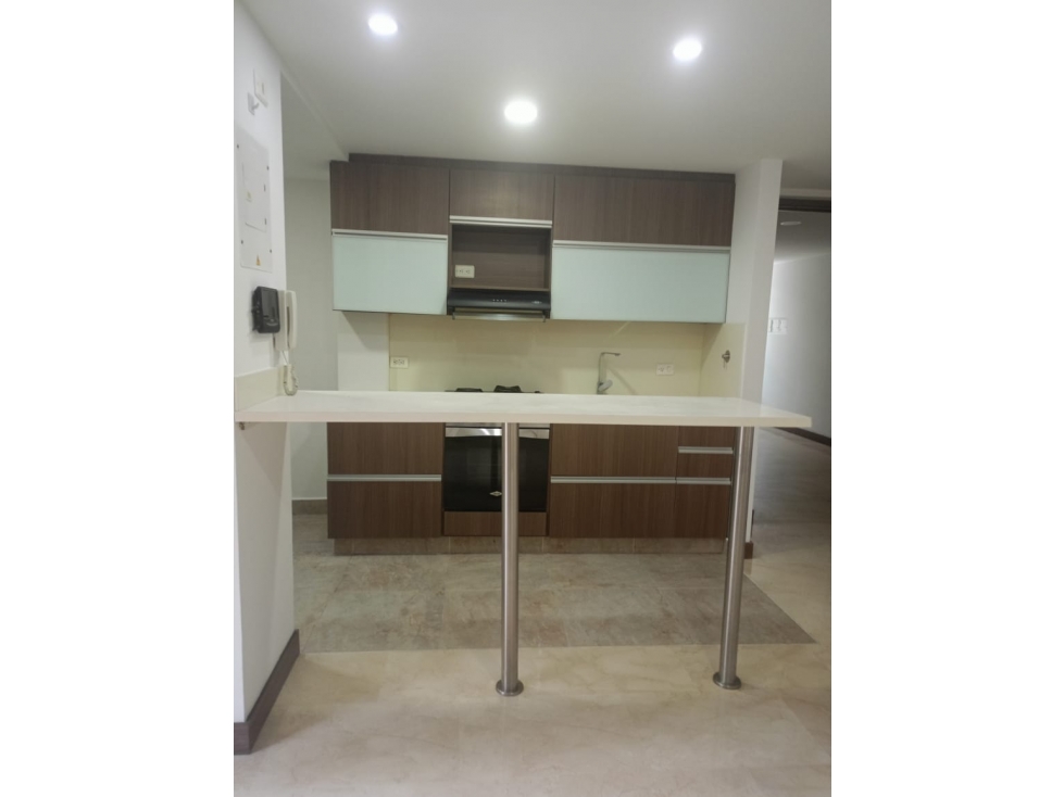SE VENDE APARTAMENTO EN LAURELES MEDELLIN