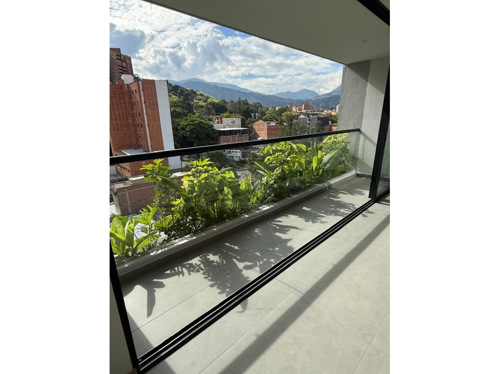 SE ARRIENDA APARTAMENTO EN LA CASTELLANA MEDELLIN