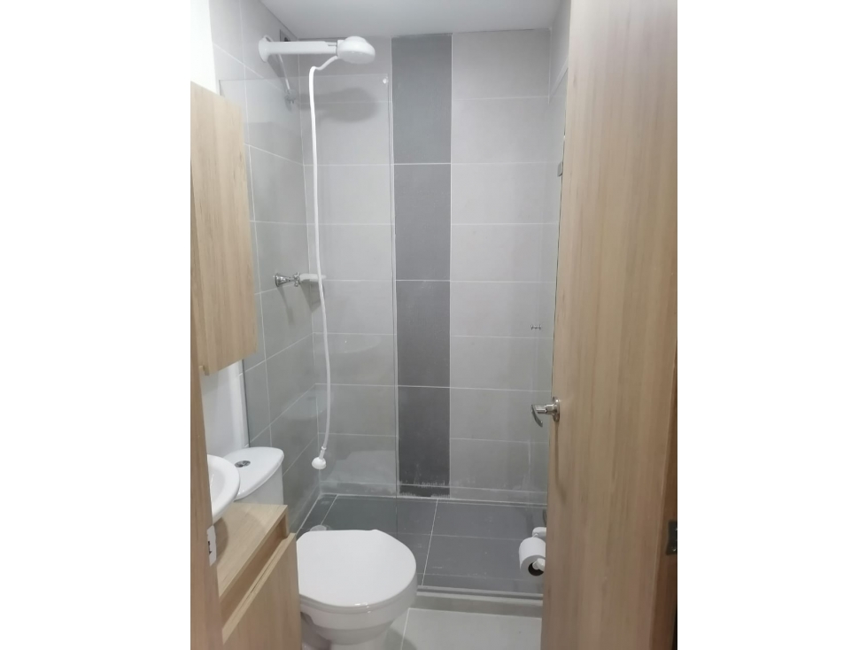 SE ARRIENDA HABITACION EN LAURELES MEDELLIN — foto 6