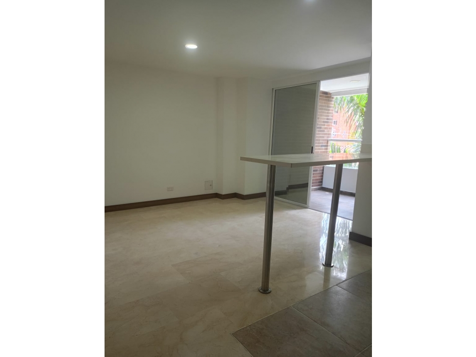 SE VENDE APARTAMENTO EN LAURELES MEDELLIN — foto 4