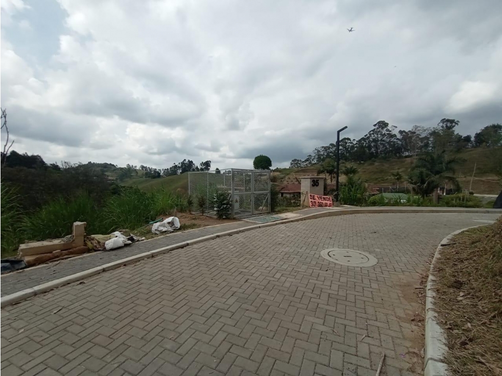 SE VENDE LOTE EN CONDOMINIO GUARNE RIONEGRO 1919 MTS.