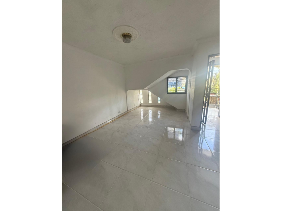 SE ARRIENDA APARTAMENTO EN LAURELES ALMERIA MEDELLIN — foto 3
