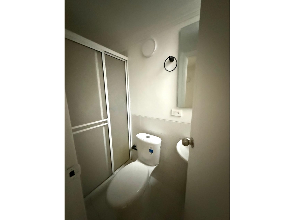 SE VENDE APARTAMENTO-LAURELES MEDELLIN — foto 3