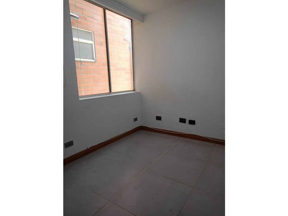 SE VENDE APARTAMENTO-LAURELES MEDELLIN — foto 2