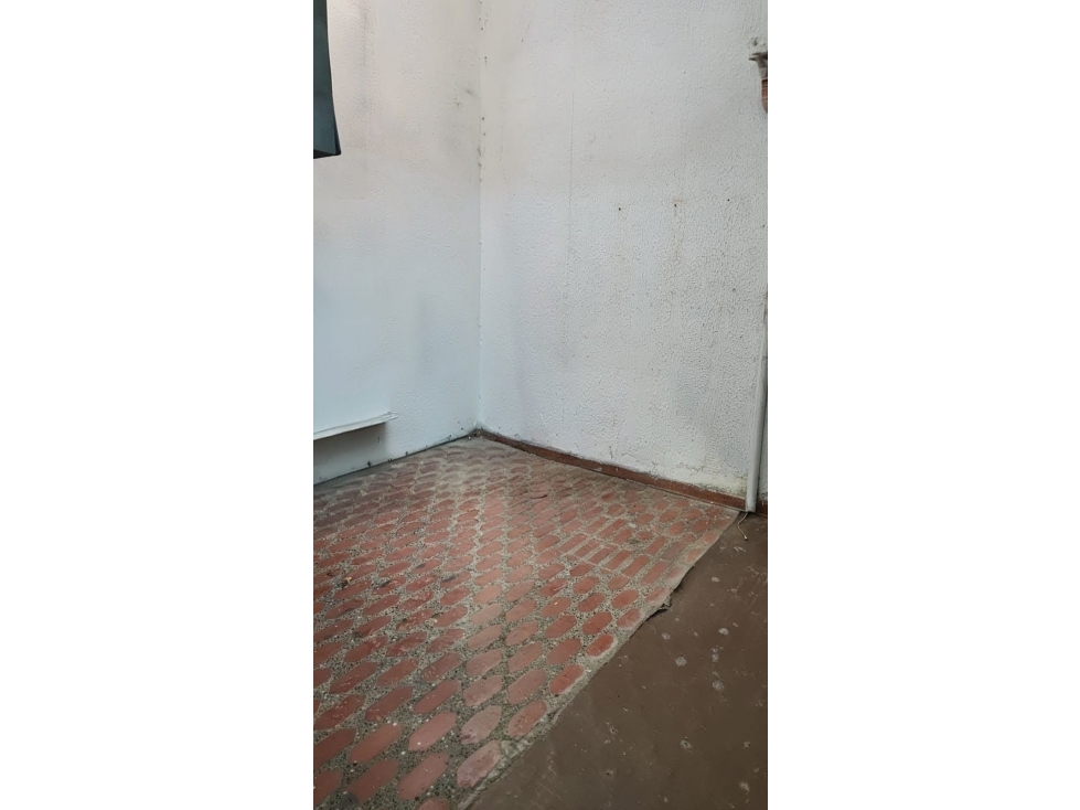 SE ARRIENDA CASA EN LA AMERICA MEDELLLIN