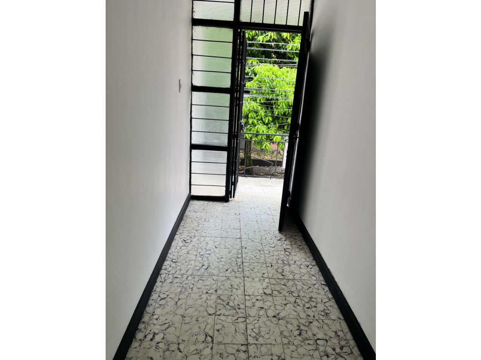 SE ARRIENDA CASA OFICINA EN LA CASTELLENA