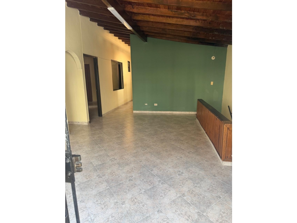 SE ARRIENDA CASA MUY AMPLIA EN BELEN SAN BERNARDO