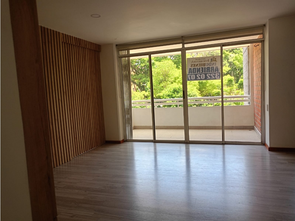 SE ARRIENDA APARTAMENTO EN SEGUNDO PARQUE DE LAURELES MEDELLÍN