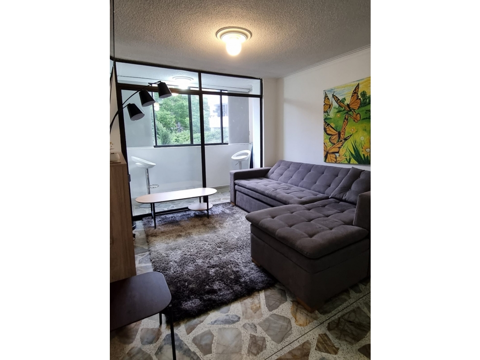SE ARRIENDA APARTAMENTO EN LAURELES MEDELLIN