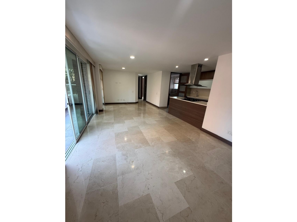 SE ARRIENDA APARTAMENTO EN LAURELES MEDELLIN — foto 2
