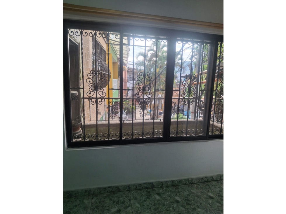 SE VENDE APARTAMENTO EN BUENOS AIRES MEDELLIN — foto 2