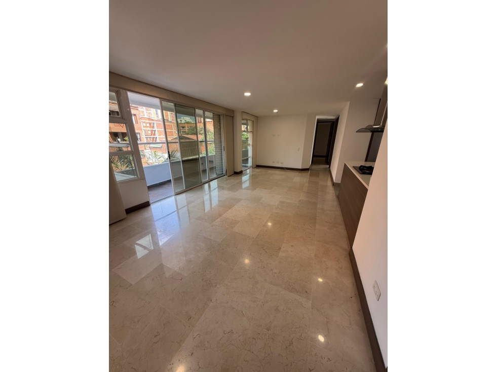 SE ARRIENDA APARTAMENTO EN LAURELES MEDELLIN — foto 3