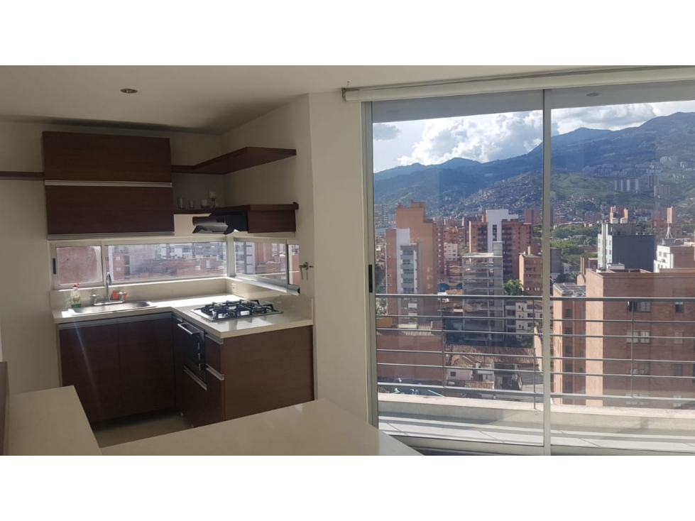 SE VENDE APARTAMENTO EN LAURELES MEDELLIN — foto 2