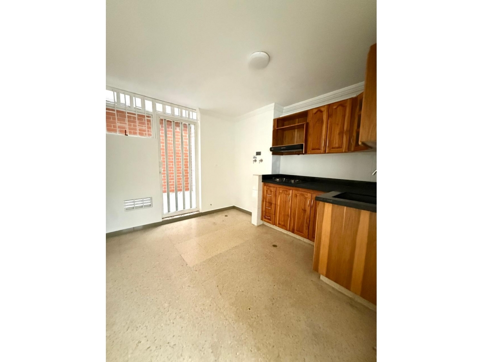 SE VENDE APARTAMENTO-LAURELES MEDELLIN