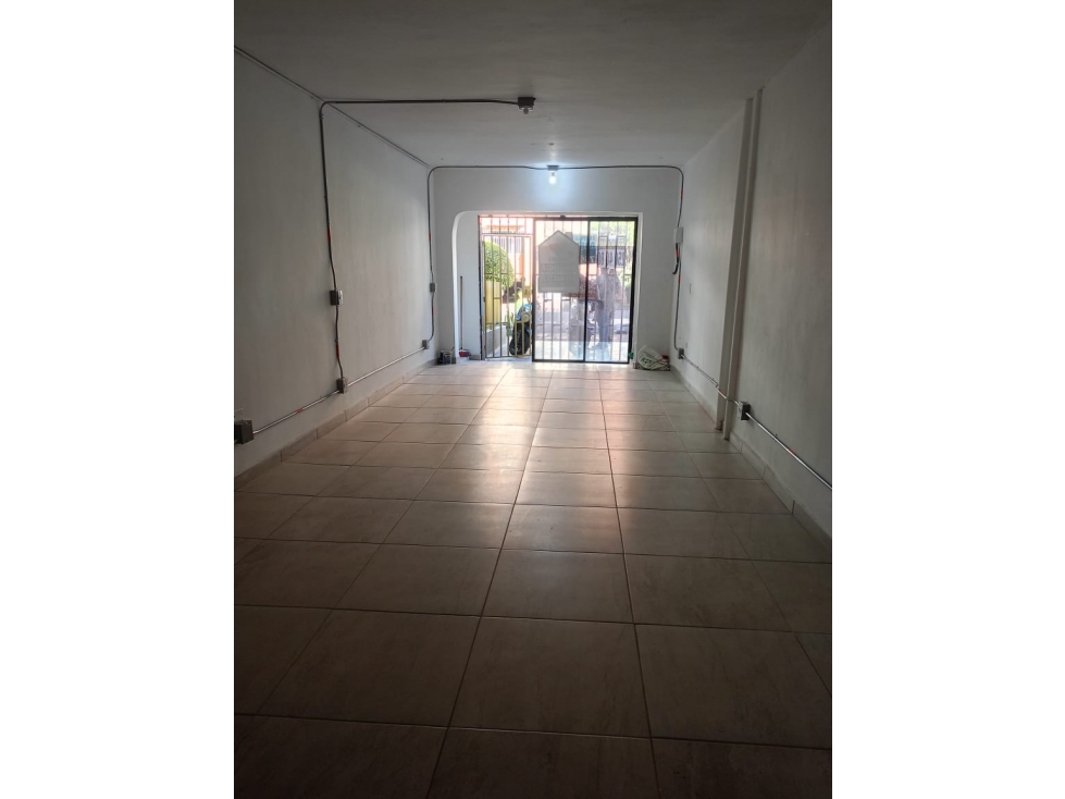 SE ARRIENDA LOCAL EN LAURELES MEDELLIN — foto 3