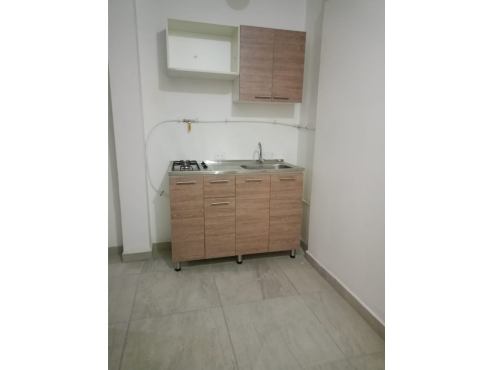 SE ARRIENDA LOCAL EN LAURELES MEDELLIN — foto 4