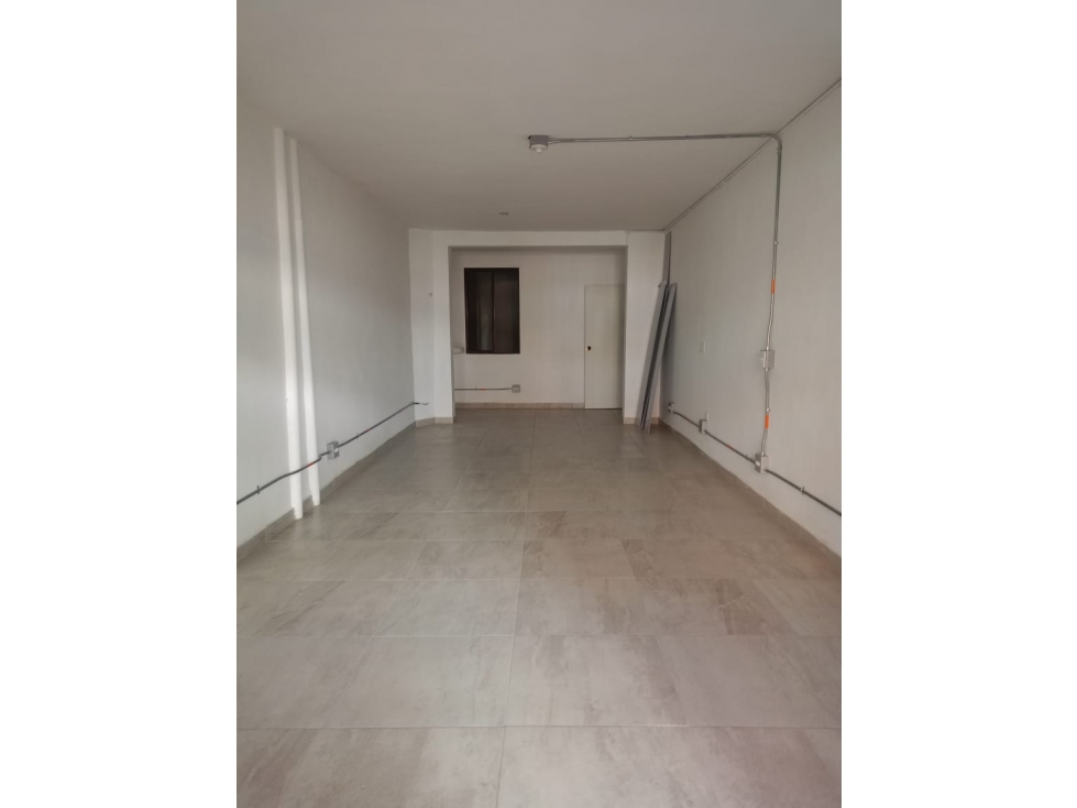 SE ARRIENDA LOCAL EN LAURELES MEDELLIN