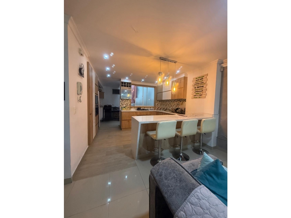 SE VENDE APARTAMENTO EN LAURELES MEDELLIN — foto 2