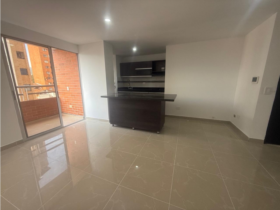 SE ARRIENDA APARTAMENTO EN LAURELES MEDELLIN