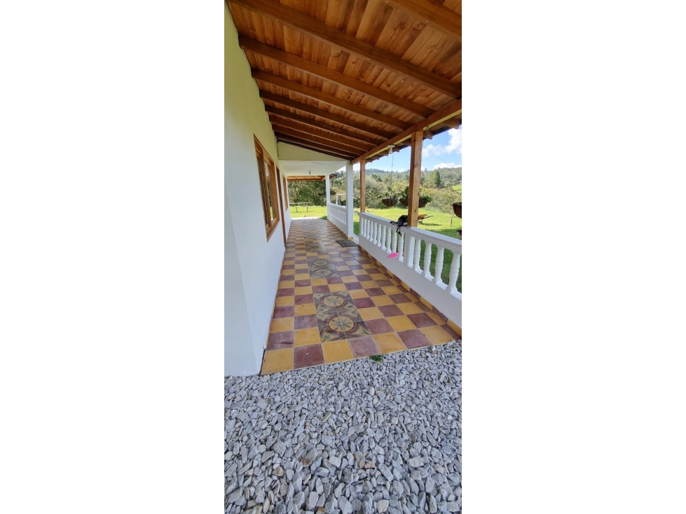 SE VENDE CASA LOTE EN SANTA ELENA ANTIOQUIA - 3