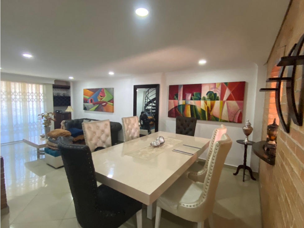 SE VENDE APARTAMENTO DUPLEX AMOBLADO EN LAURELES-MEDELLÍN