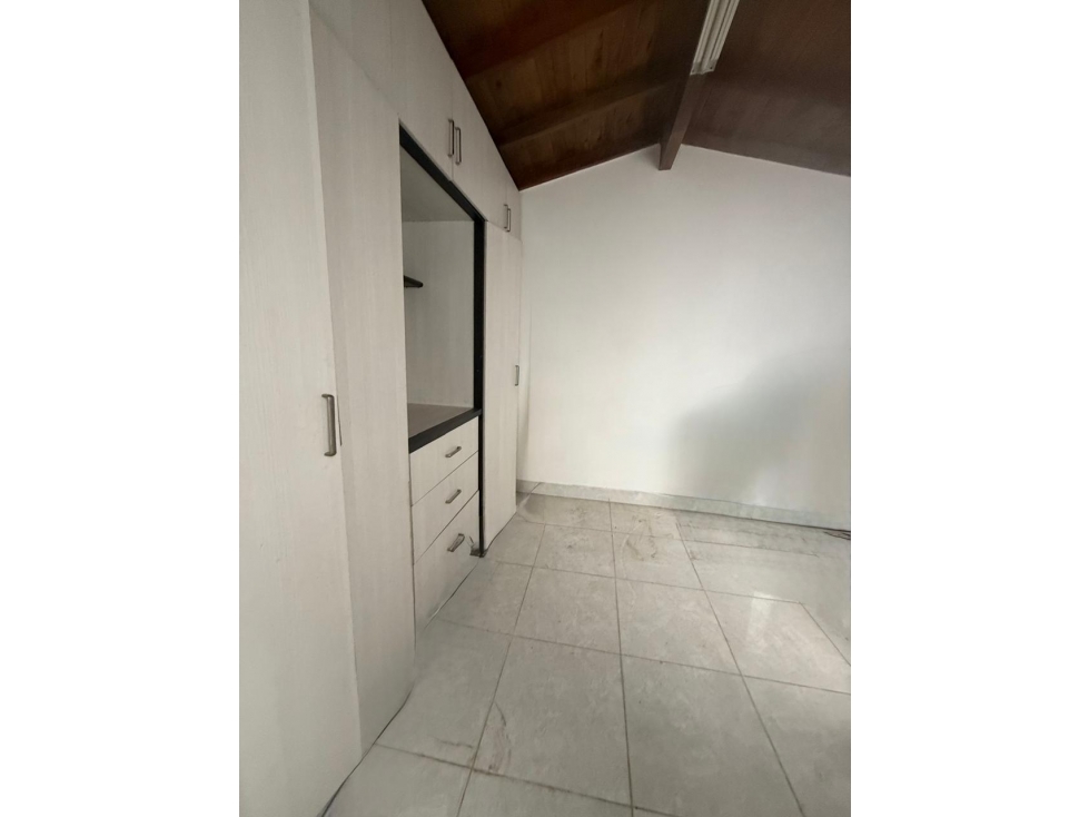 SE ARRIENDA APARTAMENTO EN LAURELES ALMERIA MEDELLIN — foto 6