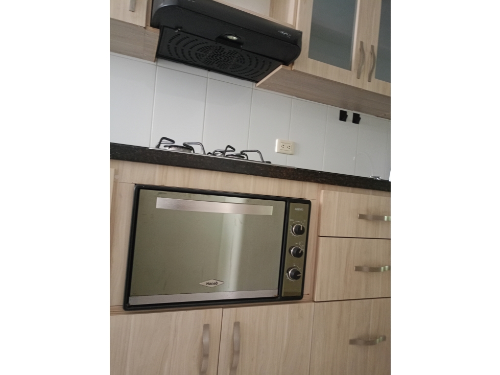 SE ARRIENDA APARTAMENTO EN LAURELES-MEDELLIN — foto 2