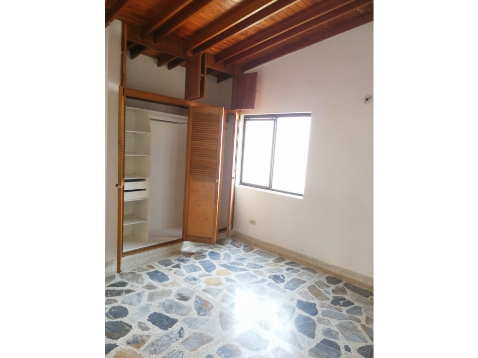 SE VENDE APARTAMENTO-CERCA AL PRIMER PARQUE DE LAURELES MEDELLIN — foto 4